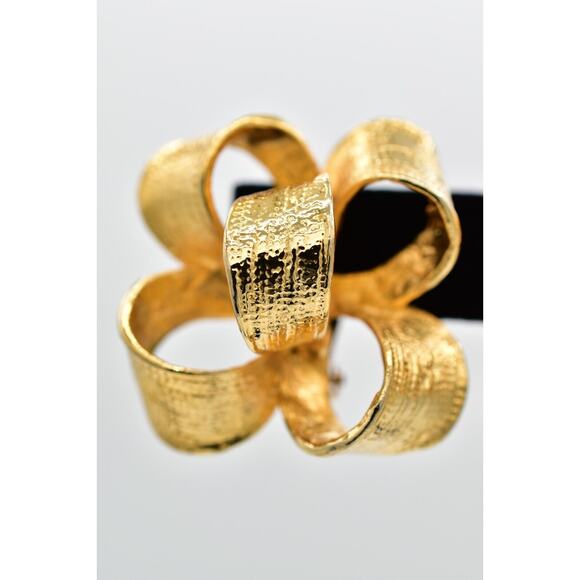 Vintage Bow Clip On Earrings Gold Tone Christmas Knot Large Chunky 1980s BinAZ - Picture 6 of 12